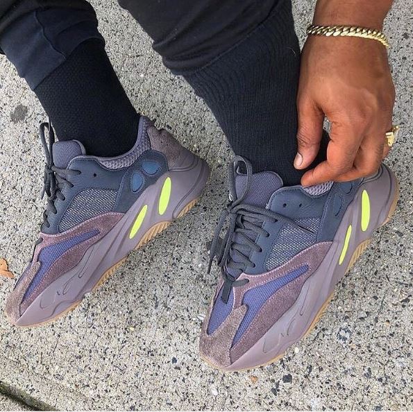 yeezy boost 700 mauve resell