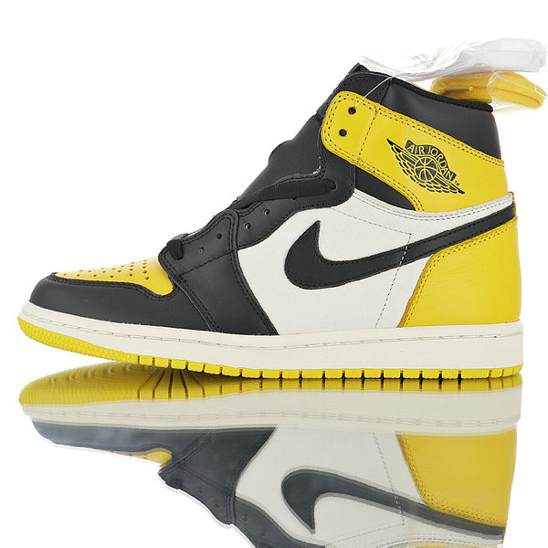 Air Jordan 1 Retro High OG Yellow Toe