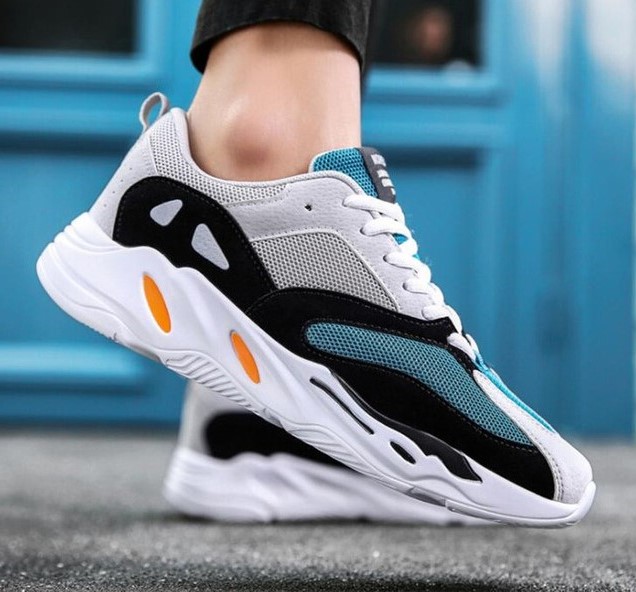 reselling sneakers 2018