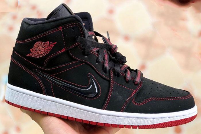 Jewel Nike swoosh on Air Jordan 1 Mid «