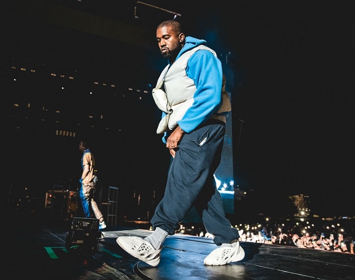 yeezy foam runner on feet