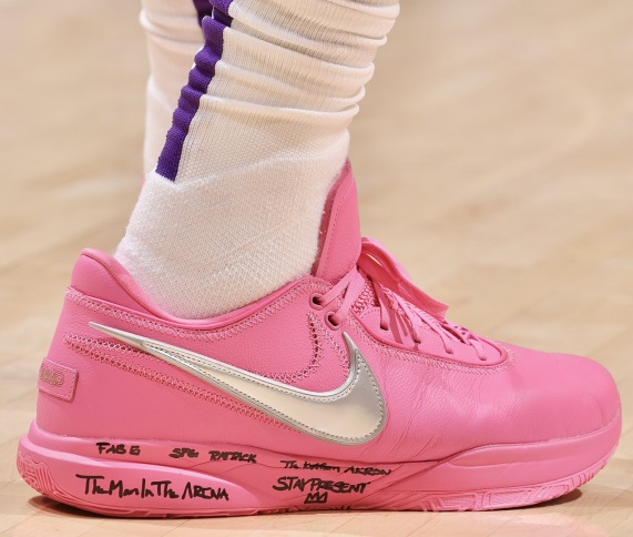 Lebron 20 pink