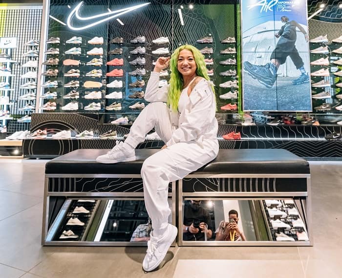 women sneakerheads NSB kayce kirihara